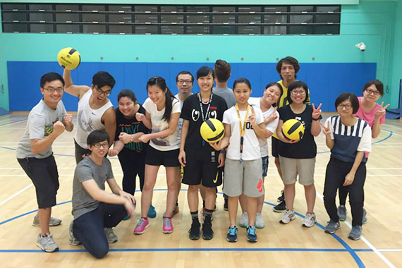 Hit and hide: Dodgeball game