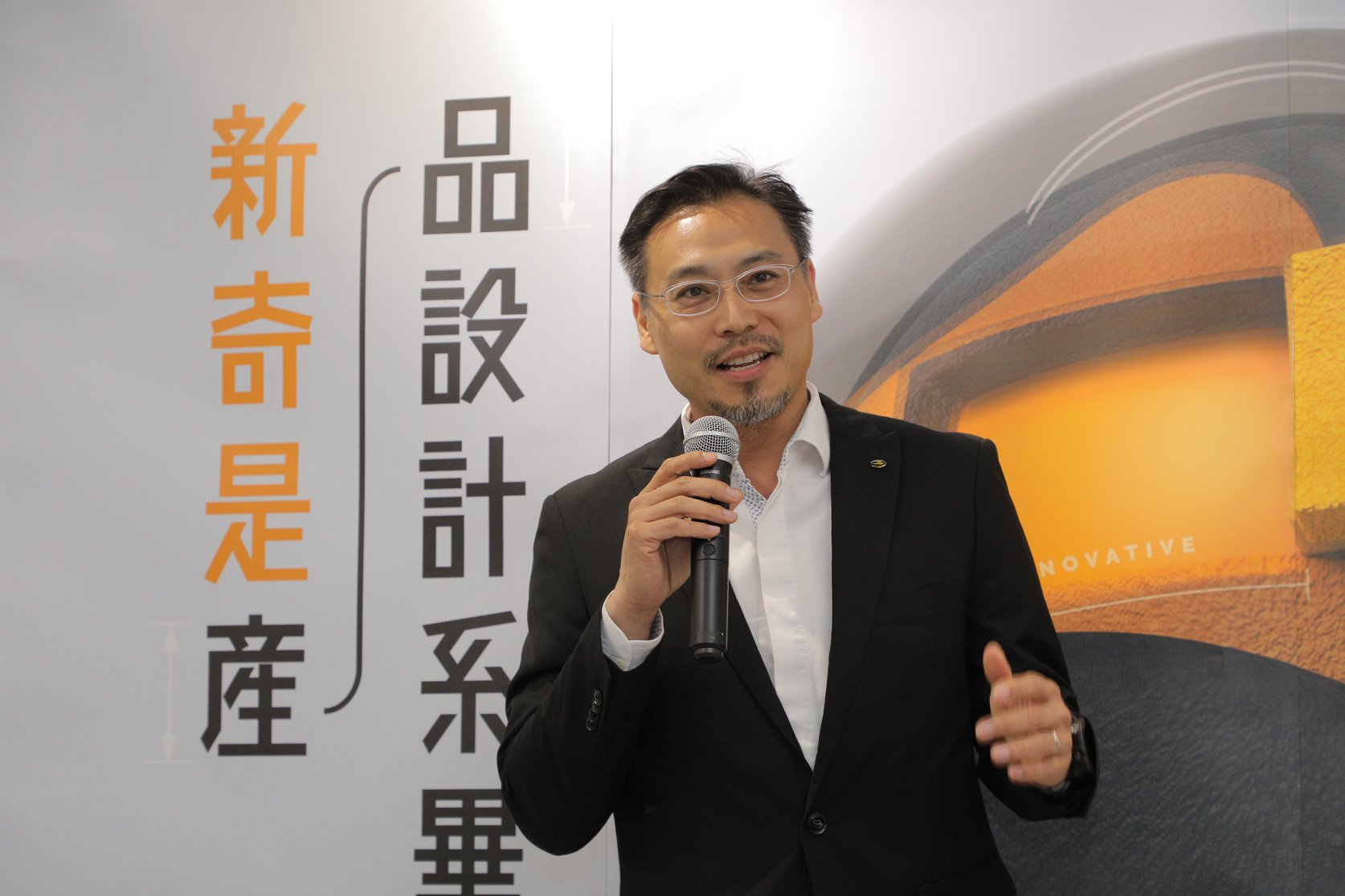 Jason motivates graduating students at THEi Product Design Grad Show