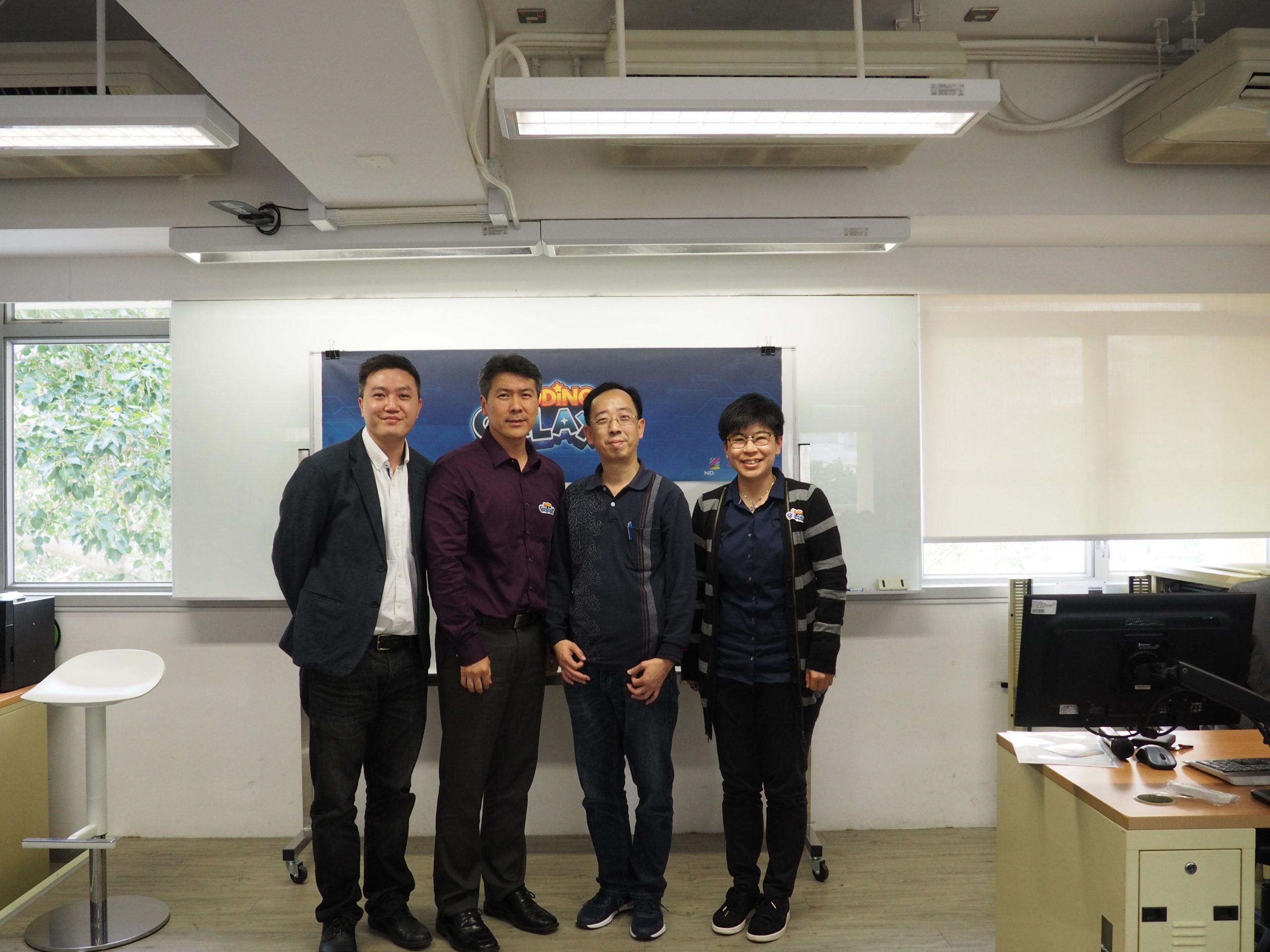 Coding Galaxy Classroom courseware gets rave reviews at “How to introduce computational thinking to students at school” summit