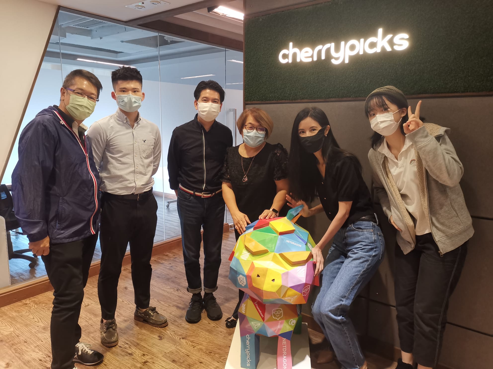 Cherrypicks hosts Hong Kong Move On artist briefing session to familiarize artists with the technology
